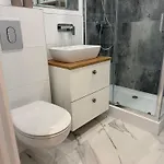 Miedzy Wiezami Apartman