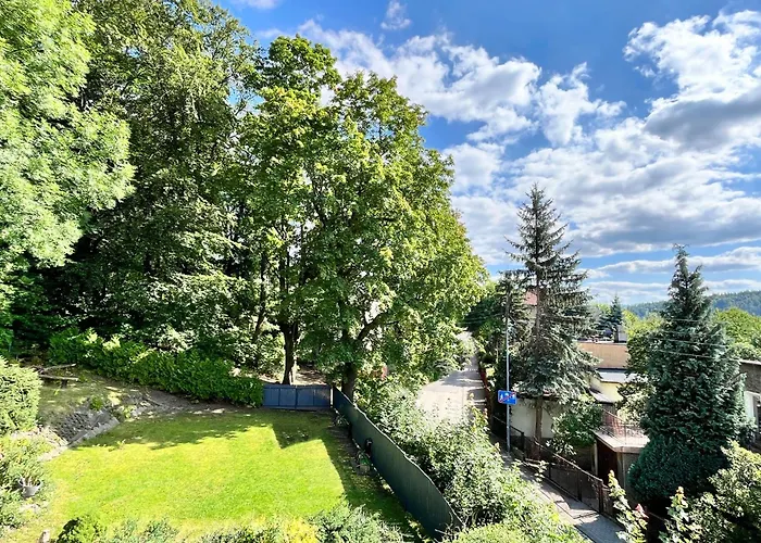 Miedzy Wiezami Szczawno-Zdroj